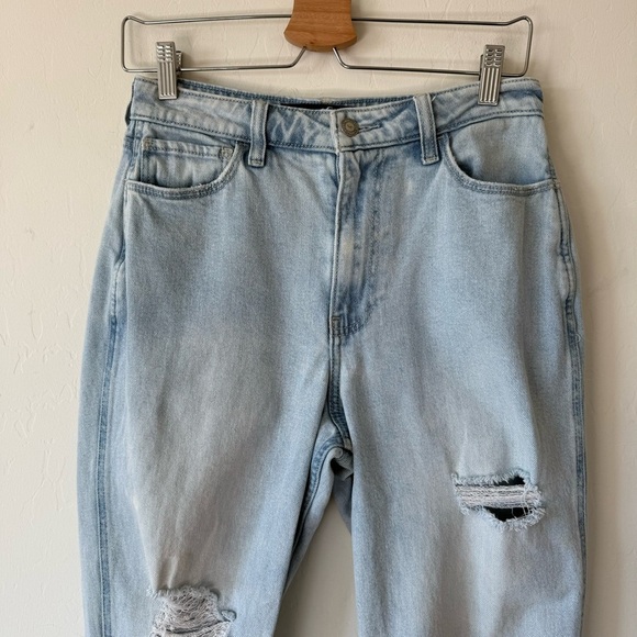 Hollister Boho Light Blue Distressed Stretch Ultra High Rise Mom Jeans Size 27 - Picture 3 of 8